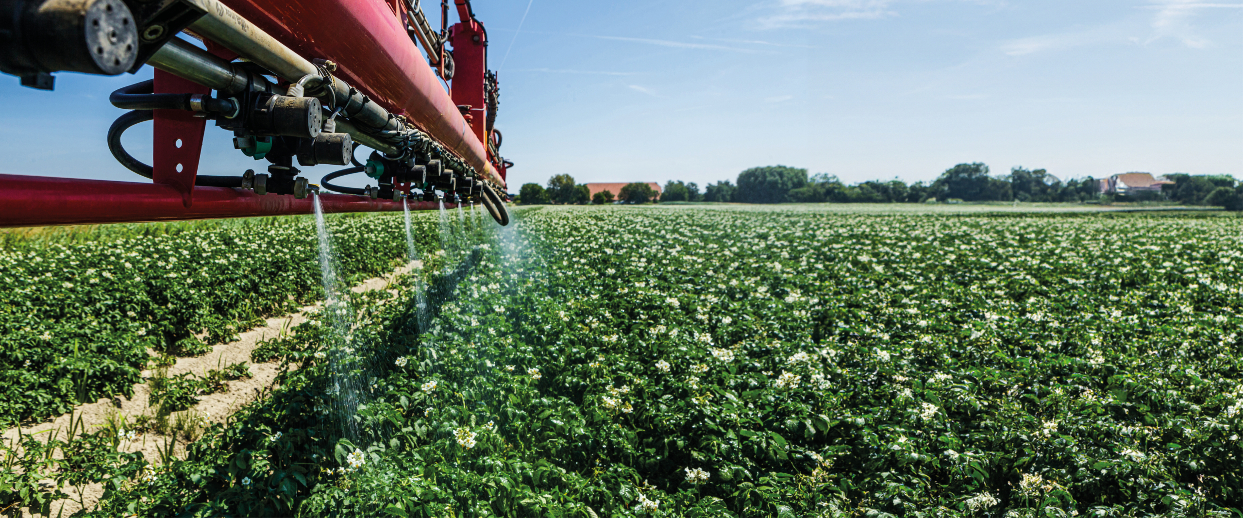 The Agrifac Condor in the field showcasing how to reduce drift with its HTA solution.