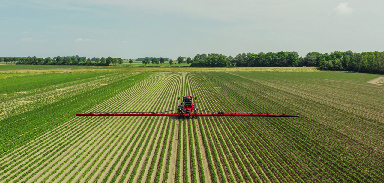 The Condor WideTrack with AirFlow boom in a potato field in The Netherlands.