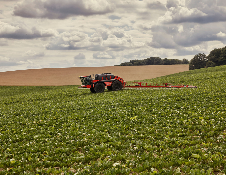 Endurance 80 operating in a rolling landscape.
