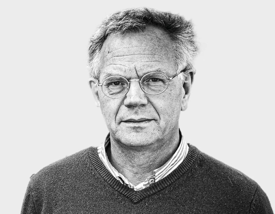 A white/grey image of Doeko Blaauw, the founder of the Agrifac Stabilo chassis.