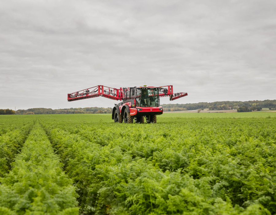Folding of the booms on the Vanguard 67 with FastFoldPlus.