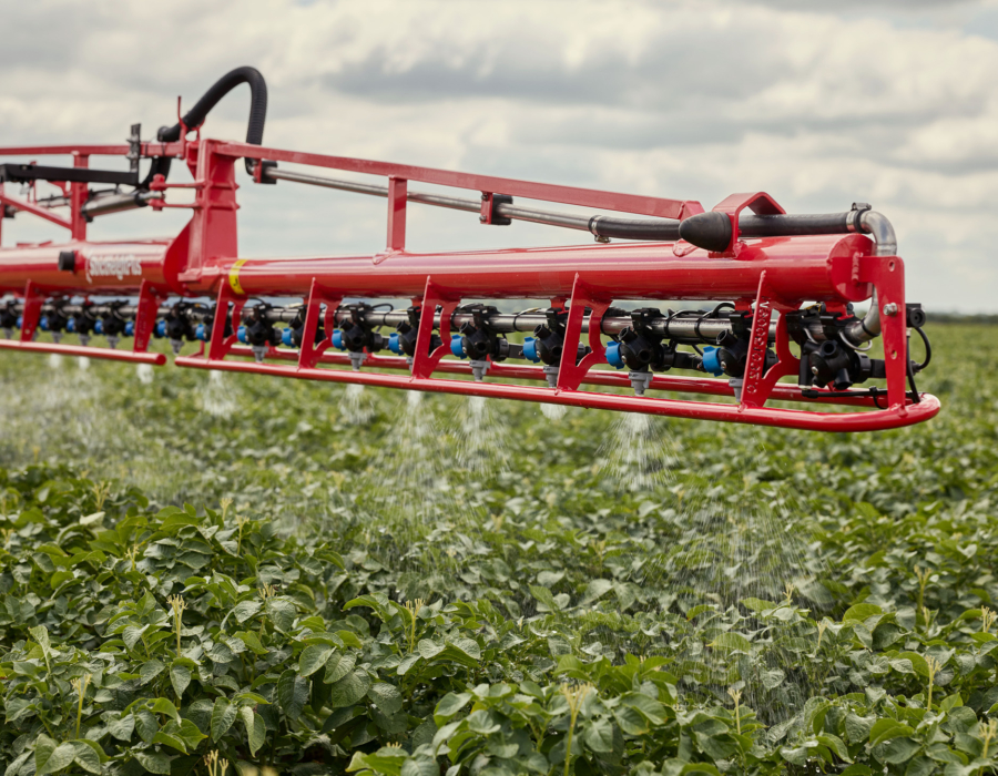 Close up of the boom equipped with the StrictSprayPlus system.