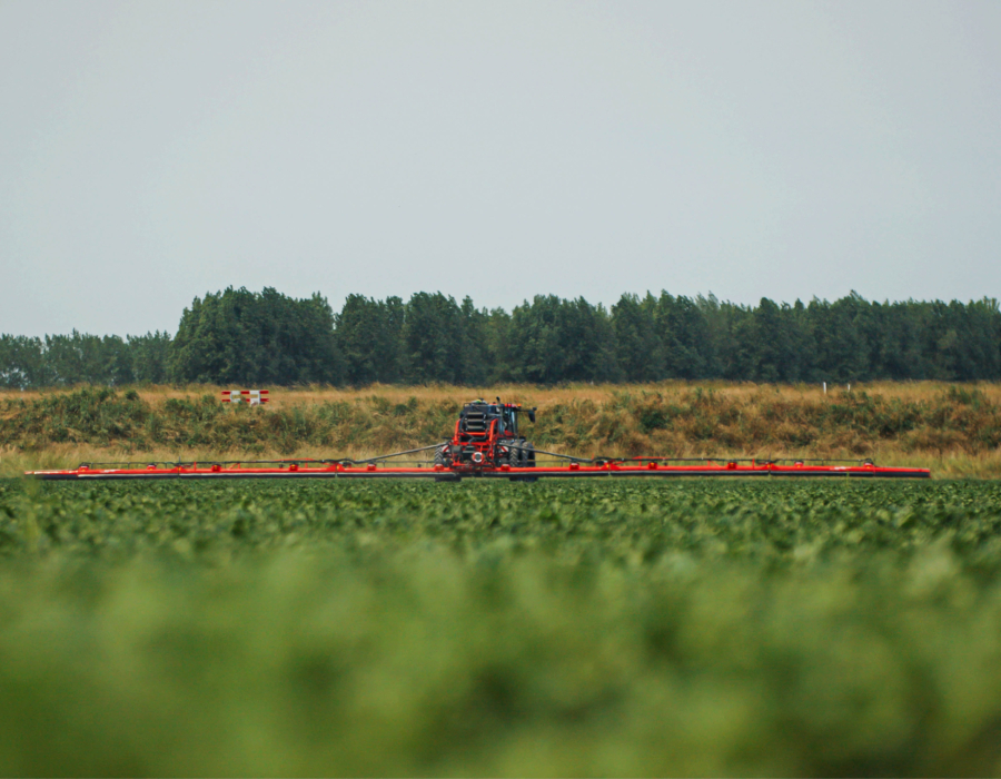 Rear view of the WideTrack Plus spraying a potato field in the Netherlands.