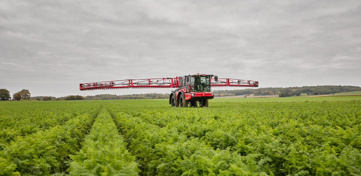 Folding boom of the Vanguard 67 sprayer.