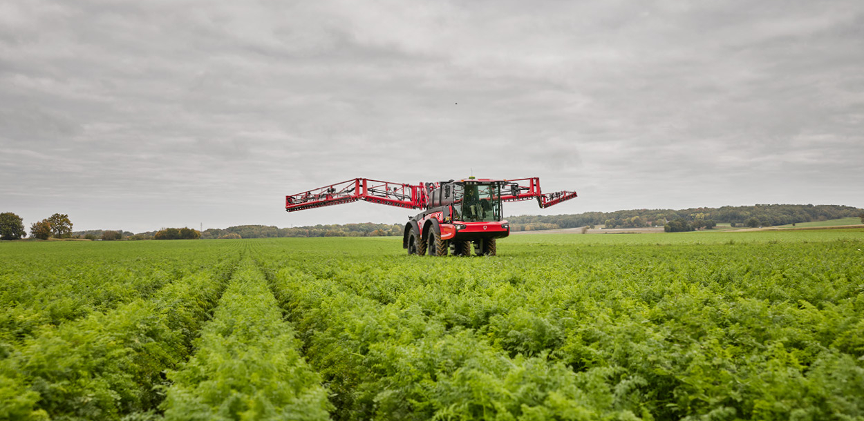 Folding boom of the Vanguard 67 sprayer.
